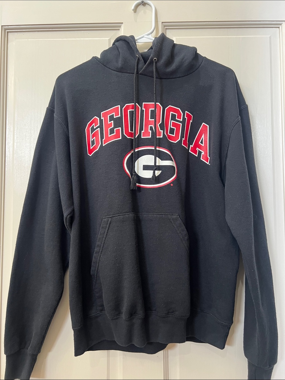 Champion Black Hoodie with Red Georgia Arch and Logo Medium Smoke free home